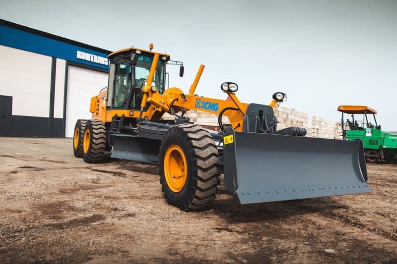 Грейдер XCMG 165